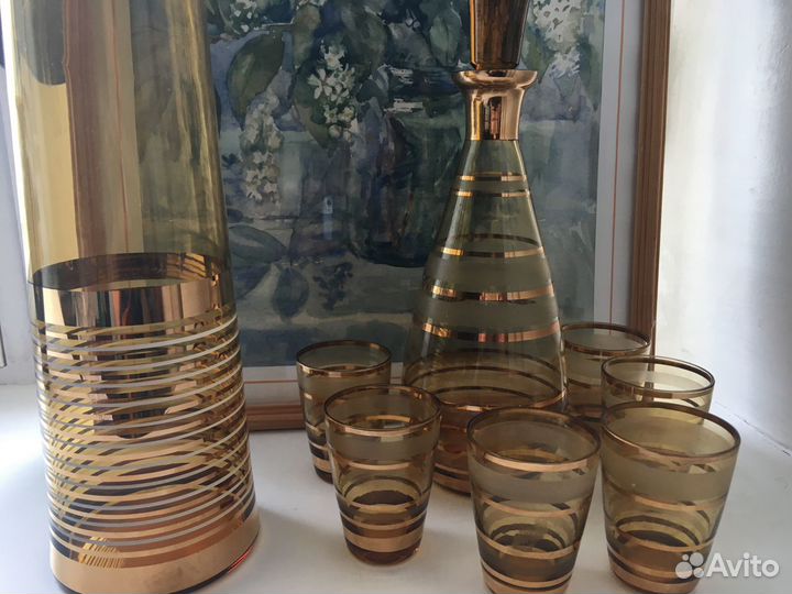 Набор винтажной посуды: графин,6 стопок и ваза