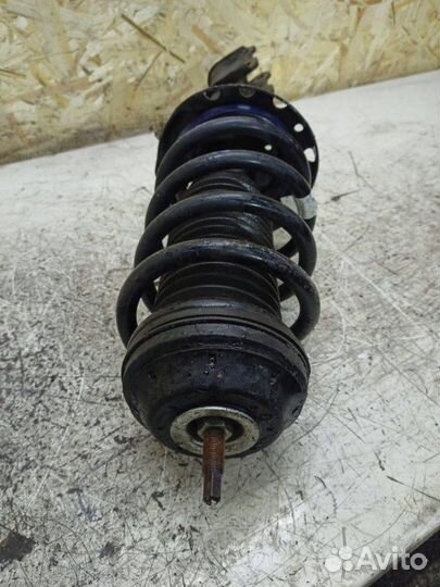 Стойка подвески передняя левая Opel Meriva B