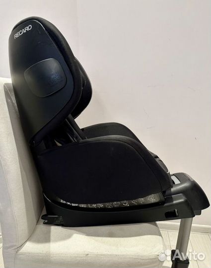 Автомобильное детское кресло Recaro Optiafix