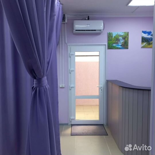 Кушетка в салоне красоты в аренду