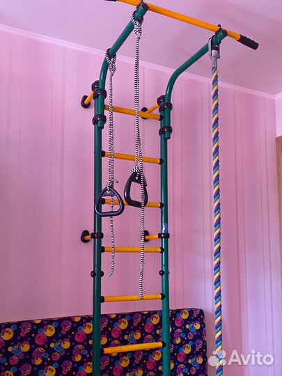 Шведская стенка с турником