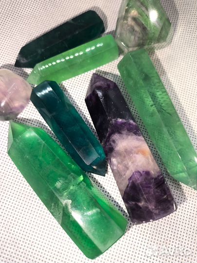 Флюорит большой кристалл №3