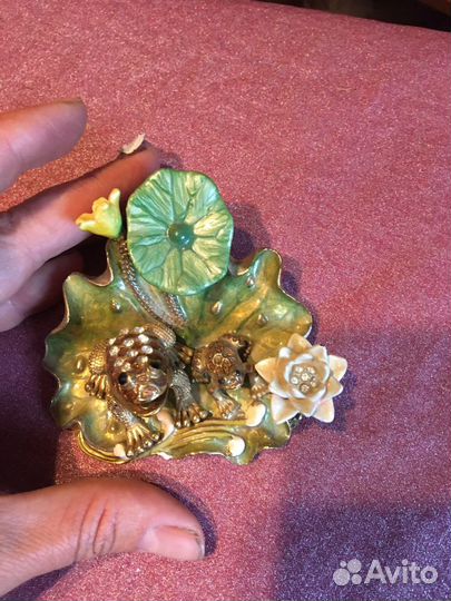 Сувенирная статуэтка