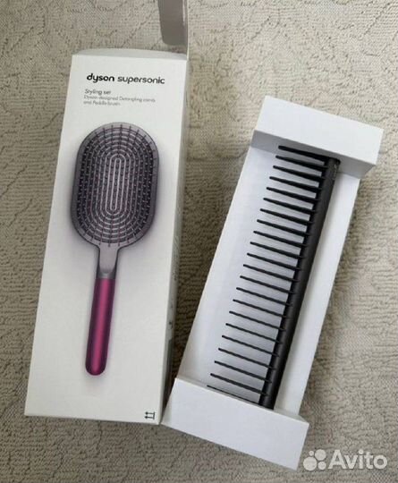 Расческа Dyson Lux