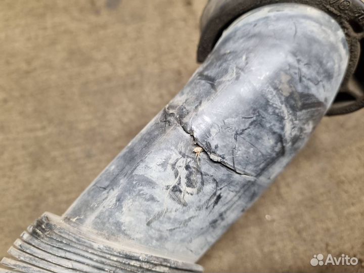 Патрубок воздушного фильтра R Porsche Cayenne 955