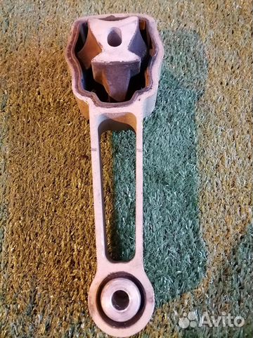 Опора двигателя (подушка двс) задняя LR000597 Land