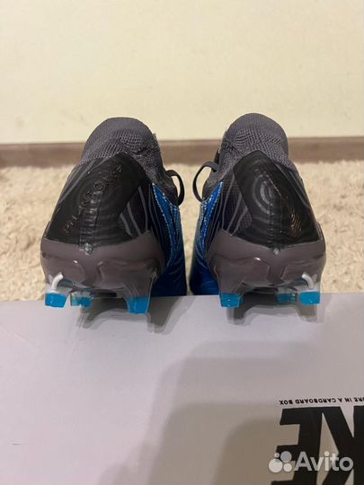 Футбольные бутсы nike phantom gx