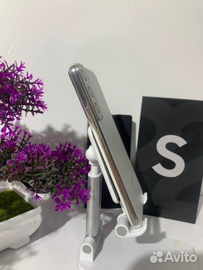 Samsung Galaxy S22, 8/128 ГБ