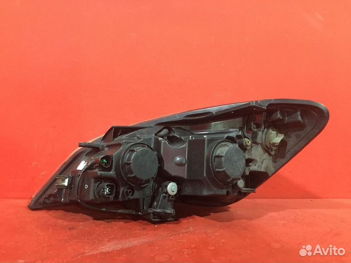 Фара правая Kia Ceed хетчбэк G4FA 1.4L 1396
