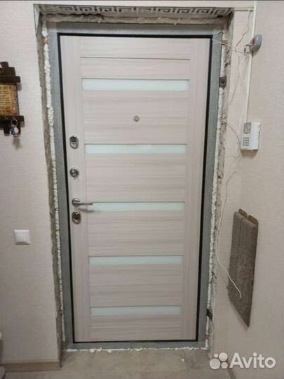 Дверь входная металлическая новая