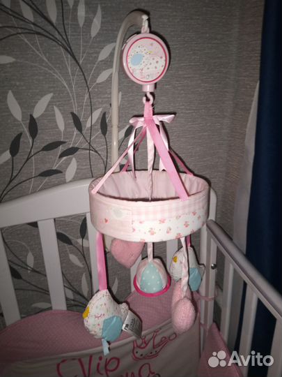 Музыкальный мобиль на кроватку