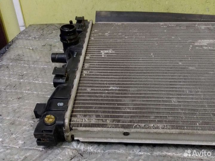 Радиатор двигателя АКПП Opel Astra J