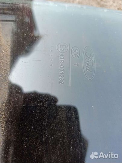 Форд Фокус стекло заднее левое