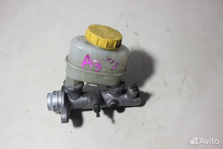Главный тормозной цилиндр nissan A33