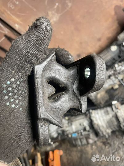 Подушка раздатки Сузуки гранд витара 2.0 98-05