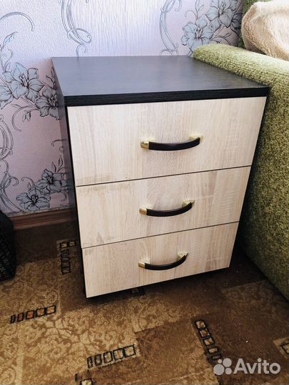 Тумба прикроватная