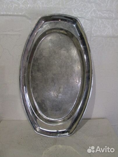 На самовар - труба, чайник,поднос