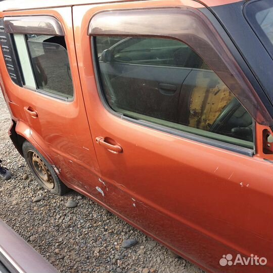 Nissan Cube z11 Дверь передняя правая левая