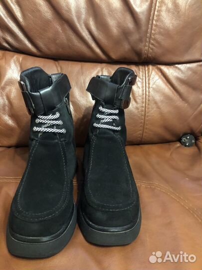Ботинки зимние натуральная замша 38.5 размер