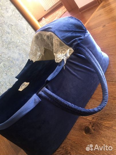 Корзина переноска и одеяло с уголком на выписку