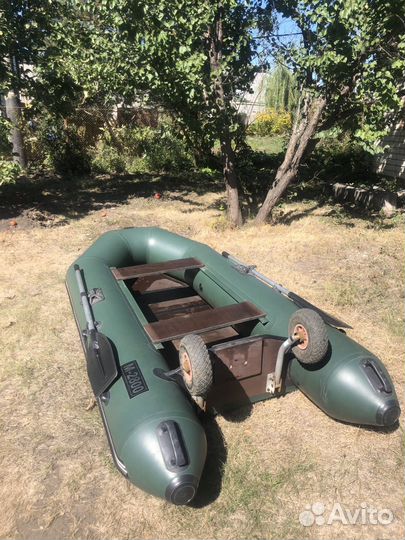 Лодка с мотором