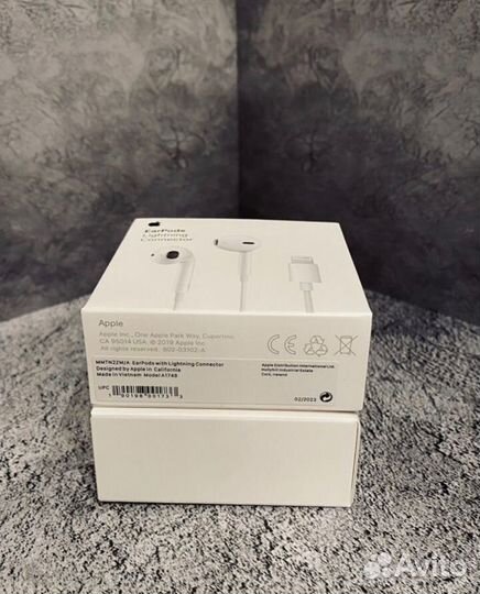 Наушники earpods lightning новые