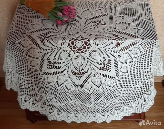 Скатерть вязаная крючком. Диаметр 120 см