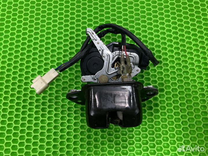 Замок крышки багажника Subaru Tribeca