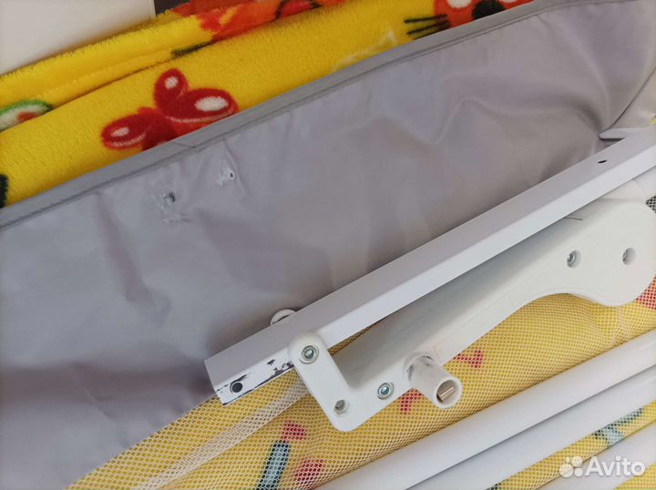 Защитный бортик для кровати