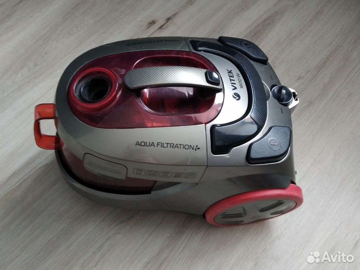 Пылесос Vitek 1838R 1800w aqua filtration