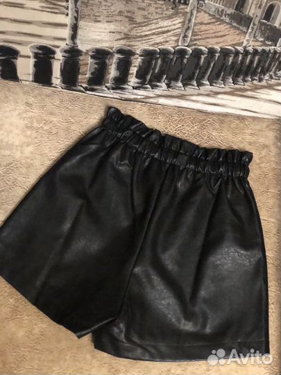 Кожаные шорты