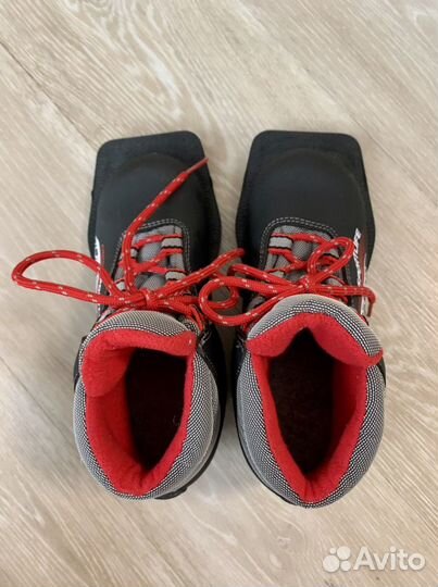 Лыжные ботинки