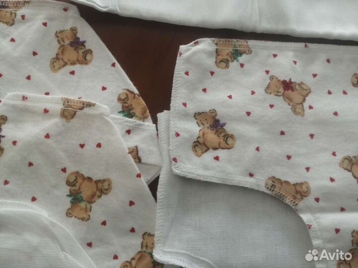 Пеленки, распашонки,чепчики, уголок