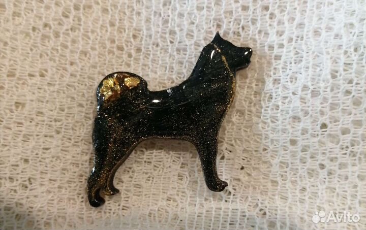 Брелок. Брошь.Изделие из смолы ручная работа