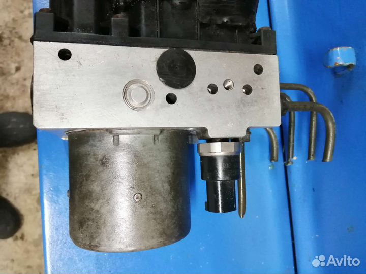 Запчасти на бмв745