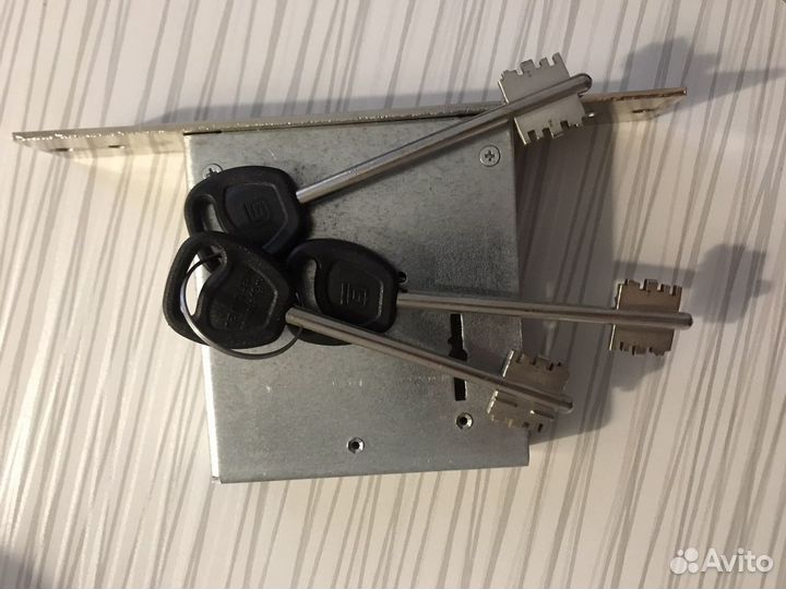 Замок врезной