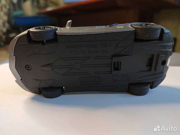 Lamborghini aventador модель 1/38, kinsmart