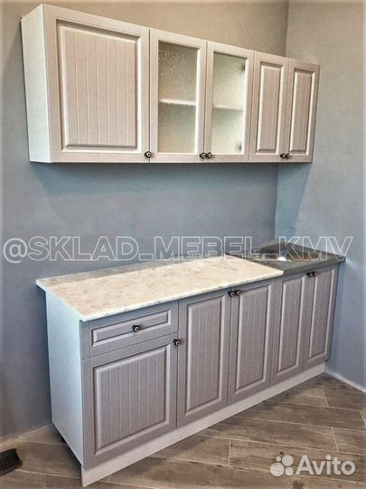 Кухня Хозяюшка 1,8