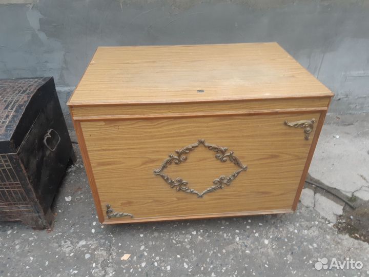 Сундук деревянный старинный