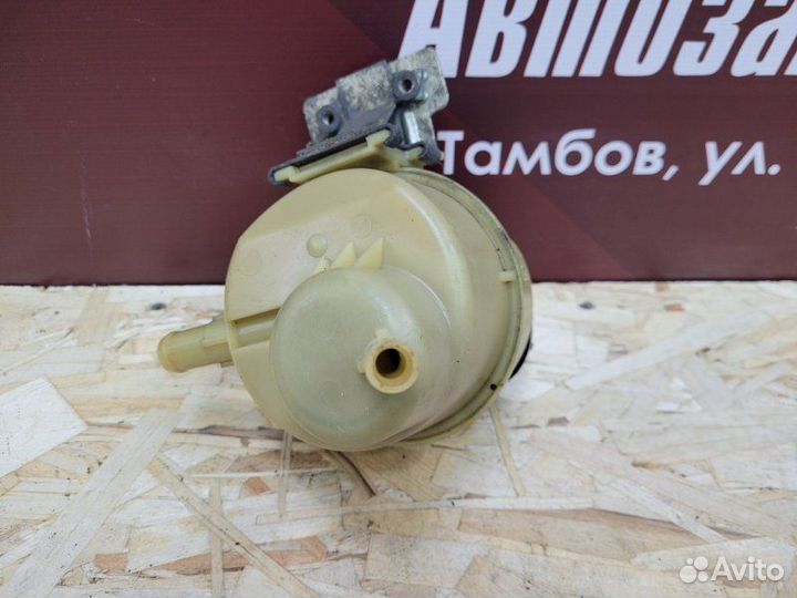 Бачок гидроусилителя руля Renault Logan