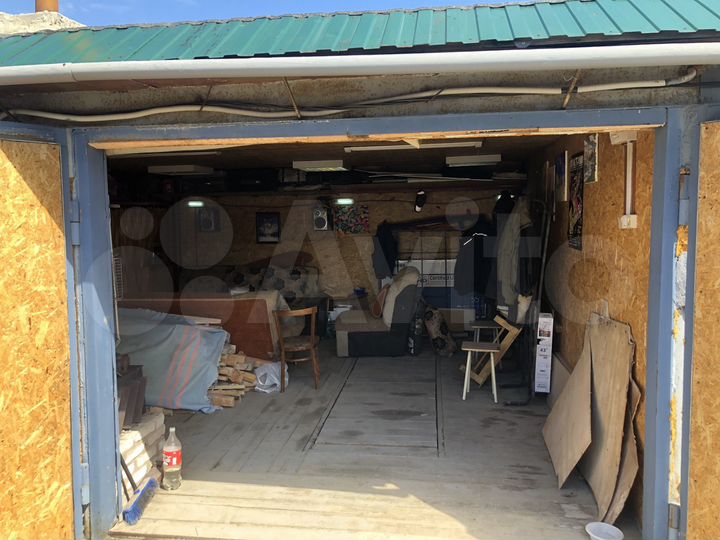 Гараж, > 30 м²