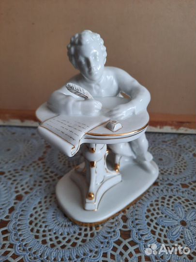 Фарфоровые статуэтки