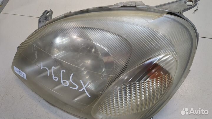 Фара (передняя) Toyota Yaris, 1999