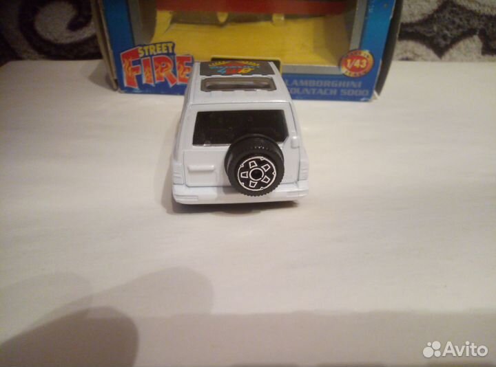 Модель 1 43 Suzuki Vitara burago italy