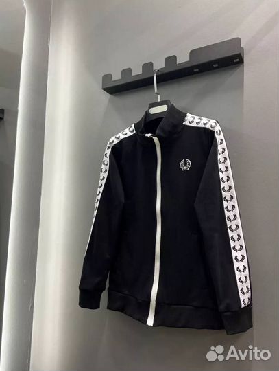 Fred perry олимпийка с лампасами