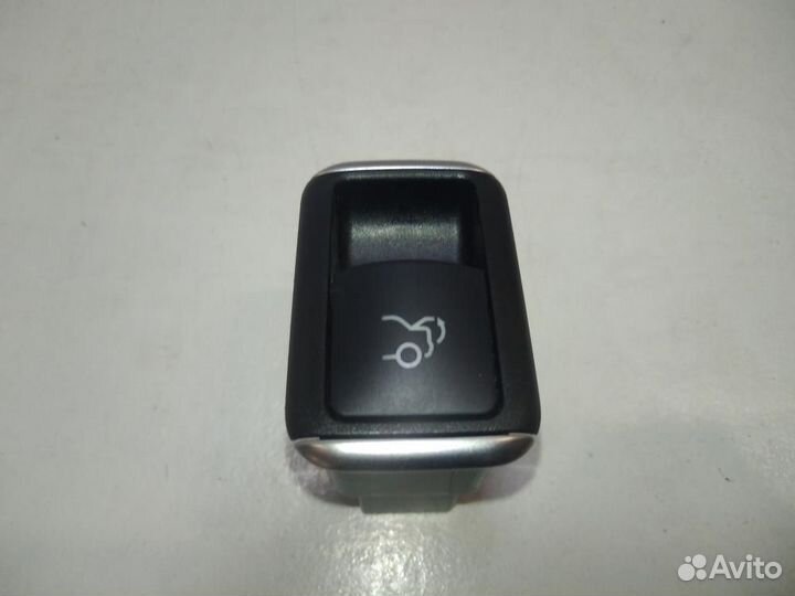 Кнопка открывания багажника Mercedes-Benz E-Class