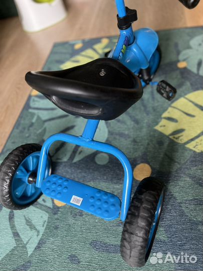 Велосипед десткий трехколесный