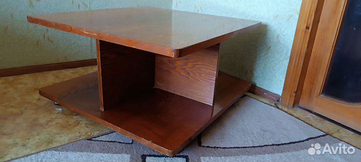 Журнальный столик