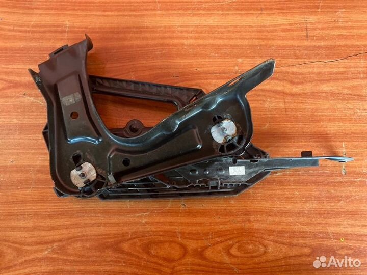 Крепление фары переднее левое Skoda Octavia A5