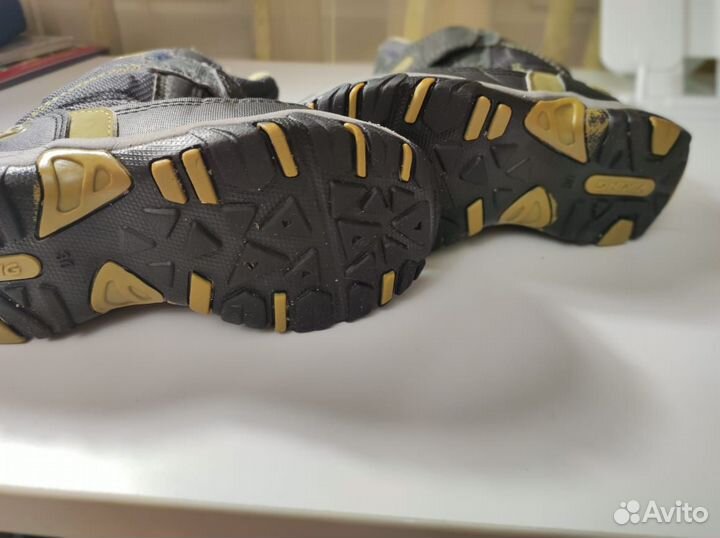 Продаю детские зимние ботинки Viking р.30